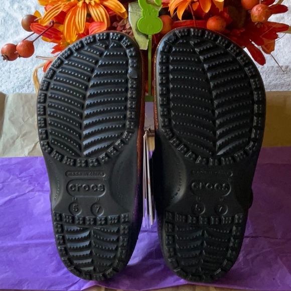 🧙‍♀️🎃🧙‍♀️ DISNEY HOCUS POCUS CROCS 🧙‍♀️🎃🧙‍♀️NWT 🧙‍♀️🎃🧙‍♀️ - Picture 13 of 16
